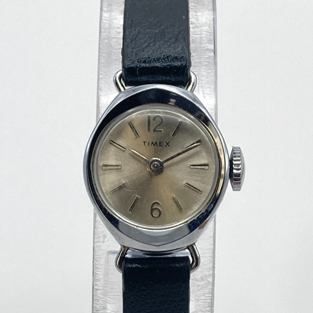 Vintage Timex Women's Watch 17mm Silver Tone Leather Manual Wind Up SMALL 7.25"